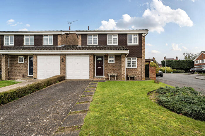 4 Bedroom Link Detached House For Sale In Buckingham Close, Petts Wood, Orpington, BR5