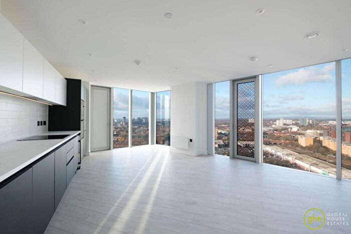 2 Bedroom Flat To Rent In Vista River Tower, Manchester, Uk, M3