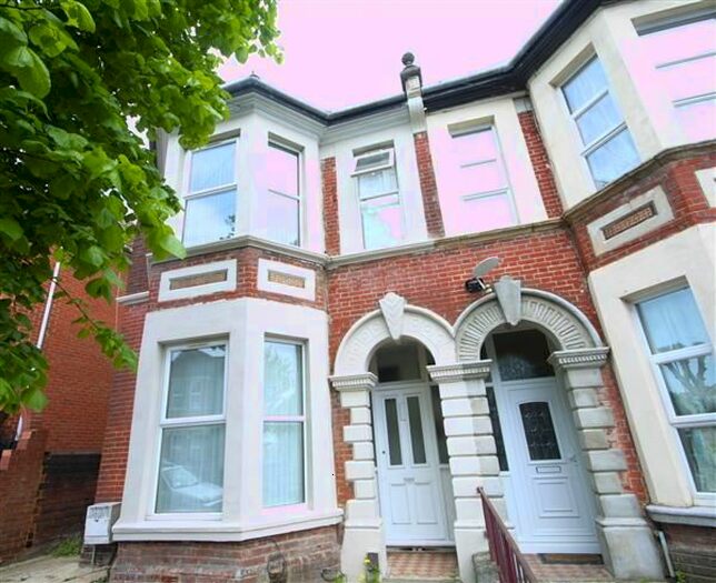 3 Bedroom Flat To Rent In Denzil Avenue, Southampton, SO14