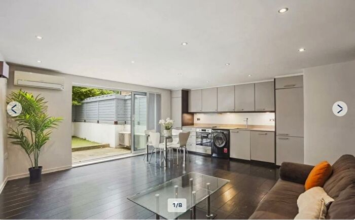 1 Bedroom Flat To Rent In All Souls Church, Loudoun Road, St Johns Wood, London, NW8