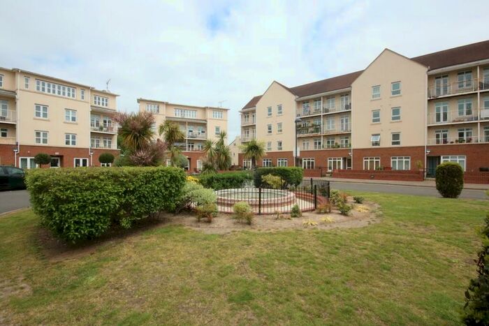 2 Bedroom Flat To Rent In Magdalene Gardens, London, N20