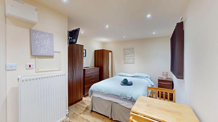 Studio To Rent In Ashmore Road, W9