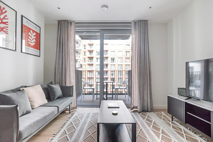 2 Bedroom Apartment To Rent In Bloom West Apartments, Nine Elms Lane, Wandsworth, London, SW11