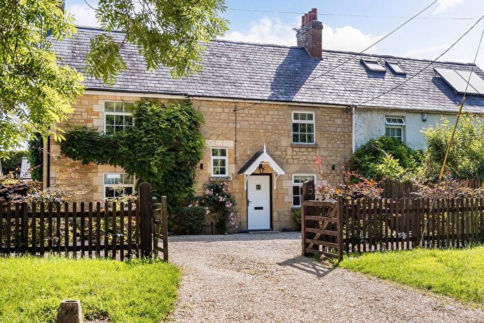 4 Bedroom Semi-Detached House For Sale In Waterperry Common, Oxfordshire, OX33