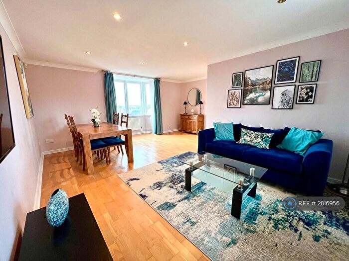 2 Bedroom Penthouse To Rent In Sens Close, Chester, CH1