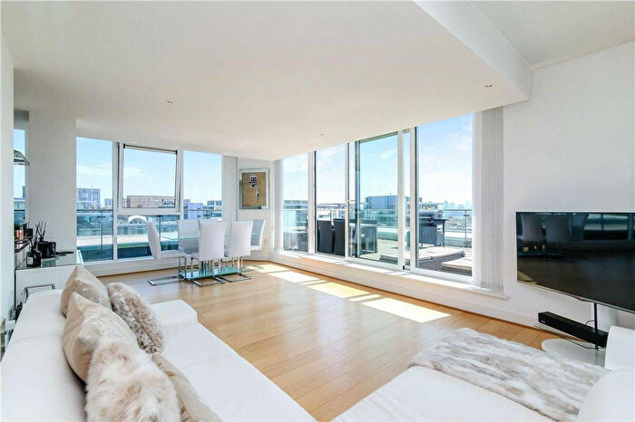 3 Bedroom Penthouse To Rent In Docklands (London), Drift Court, Basin Approach, E16