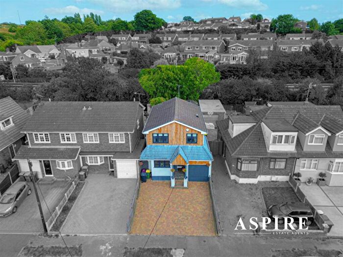 4 Bedroom Detached House For Sale In Video Presentation Inside - Hambro Avenue, Rayleigh, SS6
