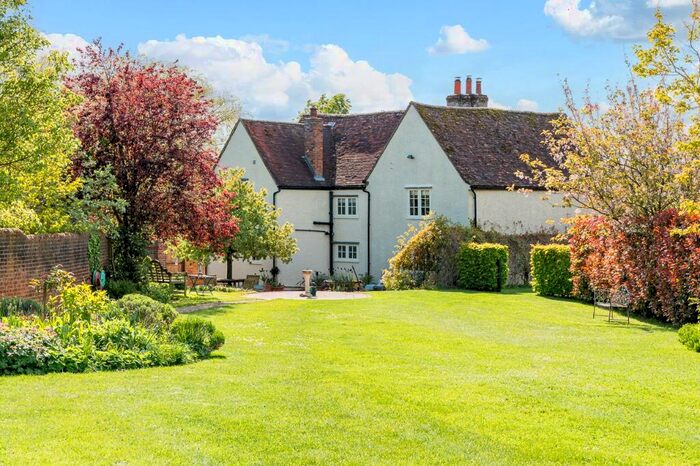 4 Bedroom Detached House For Sale In Lime Tree Farm, Cromer, SG2