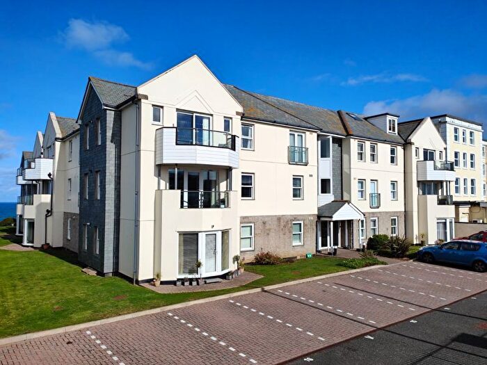 2 Bedroom Flat To Rent In Pentire Avenue, Newquay, TR7
