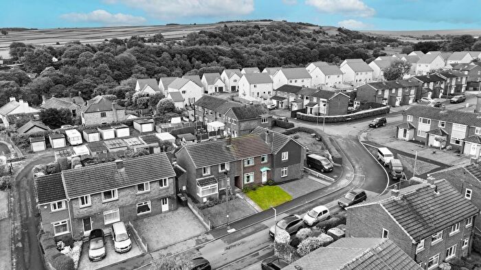 3 Bedroom Terraced House For Sale In New Smithy Avenue, Thurlstone, S36