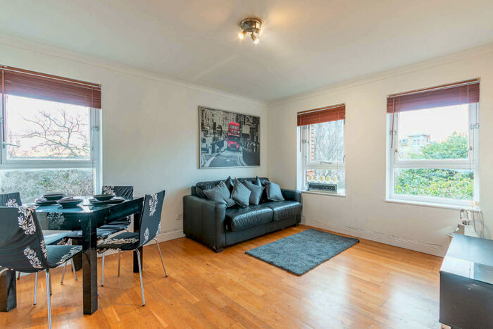 2 Bedroom Flat To Rent In Restalrig Drive Edinburgh United Kingdom, EH7