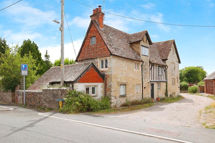 4 Bedroom Semi-Detached House For Sale In Locks Lane, Quidhampton, Salisbury, SP2