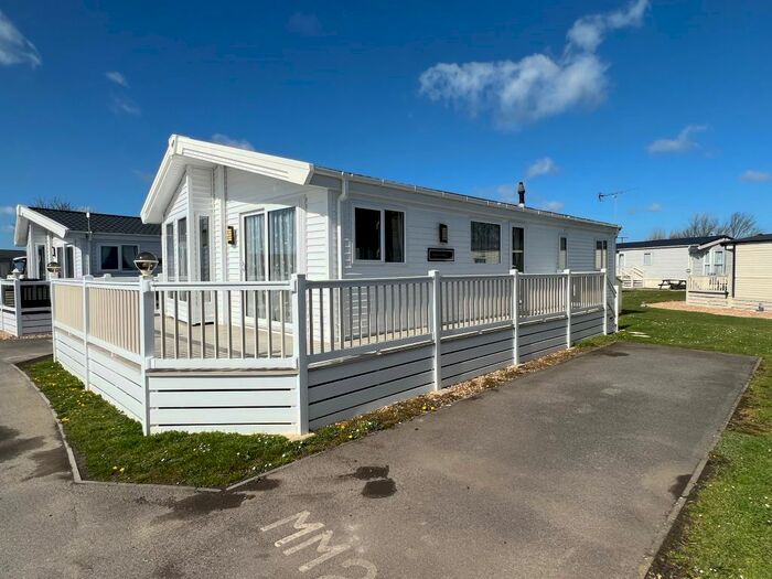 2 Bedroom Mobile/park Home For Sale In Rye Harbour Road, Rye, TN31