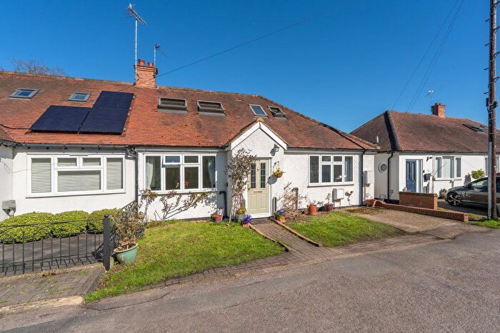 3 Bedroom Semi Detached House For Sale In Willow Way, Sunbury On Thames, Middlesex, TW16