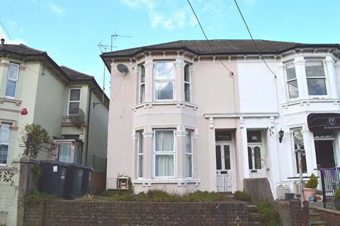1 Bedroom Flat To Rent In Station Approach East, Hassocks, West Sussex, BN6