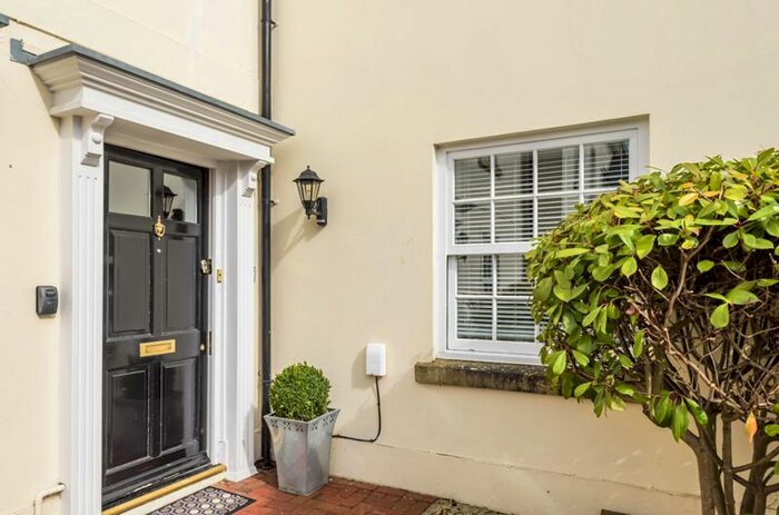 4 Bedroom Town House To Rent In Lanthorne Mews, Tunbridge Wells, TN1
