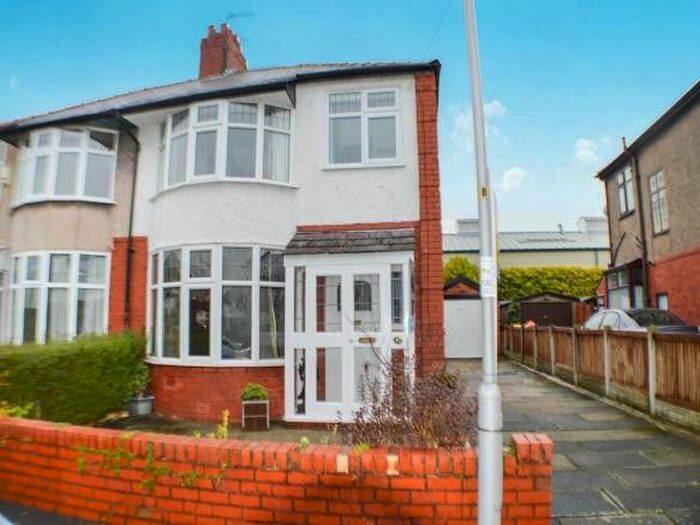3 Bedroom Semi-Detached House To Rent In Preston, Lancashire, PR2