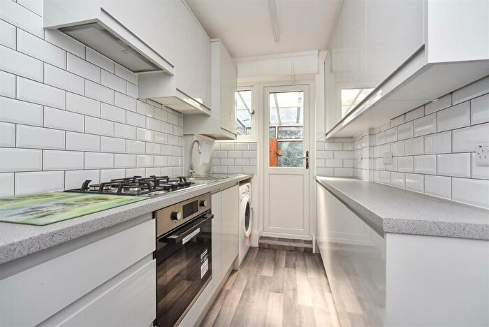 3 Bedroom House To Rent In Farm Road, Morden, SM4