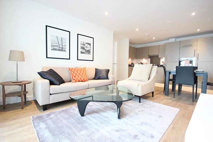 2 Bedroom Flat To Rent In Bessemer Place, North Greenwich, London, SE10
