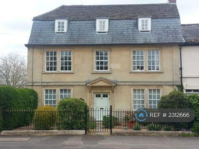 Studio To Rent In King Street, Wiltshire, SN12