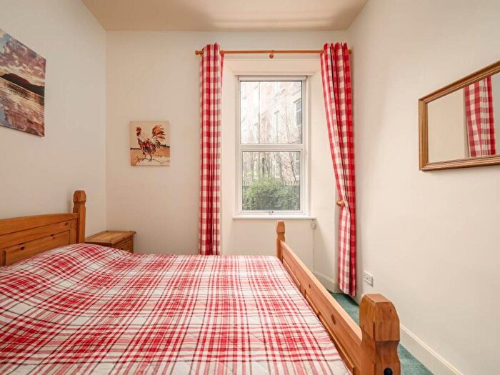 1 Bedroom Flat To Rent In Caledonian Crescent, Dalry, Edinburgh, EH11