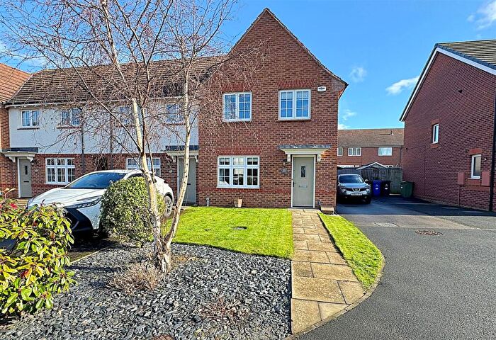 3 Bedroom End Of Terrace House For Sale In Sheldon Road, Scartho Top, Grimsby, M.E. Lincs, DN33