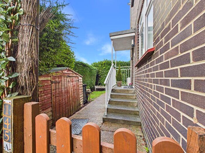 2 Bedroom Maisonette For Sale In Caterham On The Hill, CR3