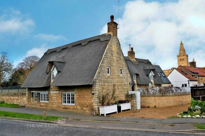 4 Bedroom Property For Sale In Peterborough Road, Castor, Peterborough, PE5