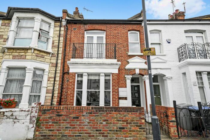 2 Bedroom Flat For Sale In Lechmere Road, Willesden Green, NW2