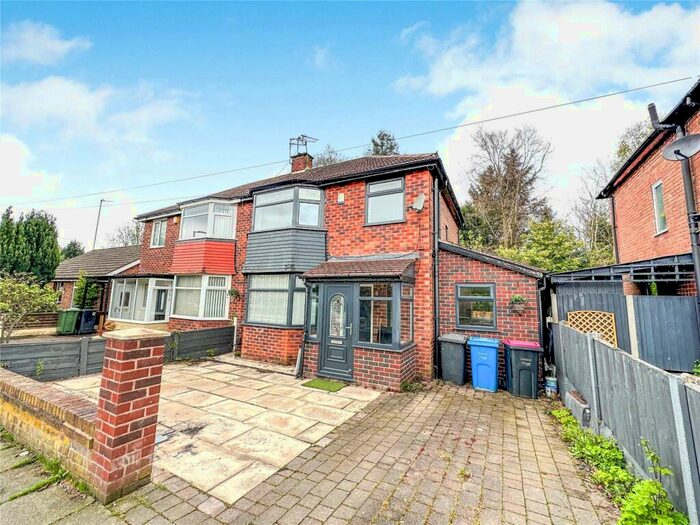 3 Bedroom Semi-Detached House To Rent In Sapling Road, Swinton, Manchester, Greater Manchester, M27