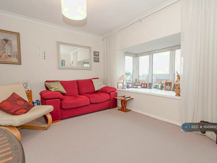 1 Bedroom Flat To Rent In East Finchley, London, N2