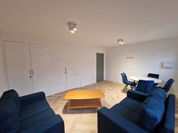 3 Bedroom Apartment To Rent In Woodborough Road, Nottingham, Nottinghamshire, NG3