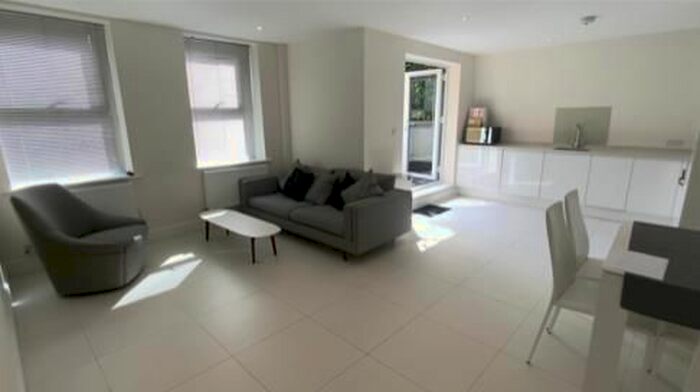 2 Bedroom Flat To Rent In Chiswick High Road, Chiswick, W4