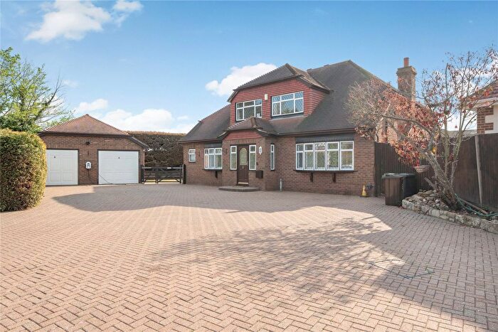 4 Bedroom Detached House For Sale In Barn End Drive, Dartford, Kent, DA2