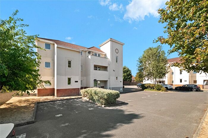 2 Bedroom Flat For Sale In Little London Close, Uxbridge, UB8