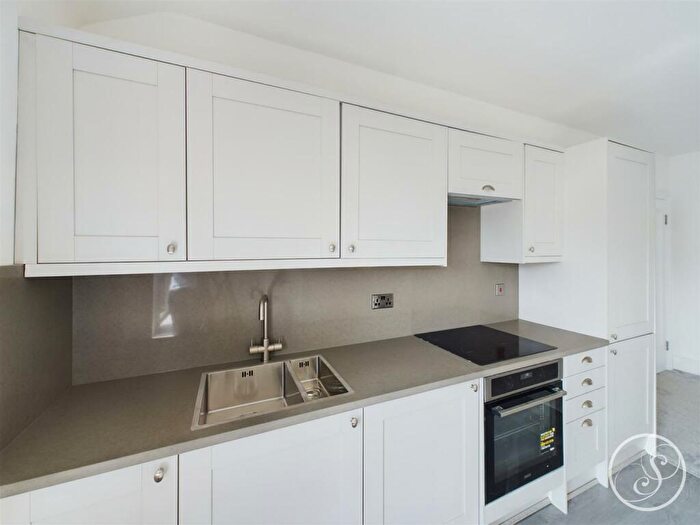 2 Bedroom Flat To Rent In Cheltenham Mount, Harrogate, HG1