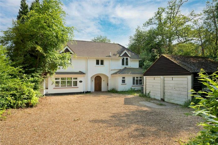 3 Bedroom Detached House To Rent In Crawley Ridge, Camberley, Surrey, GU15
