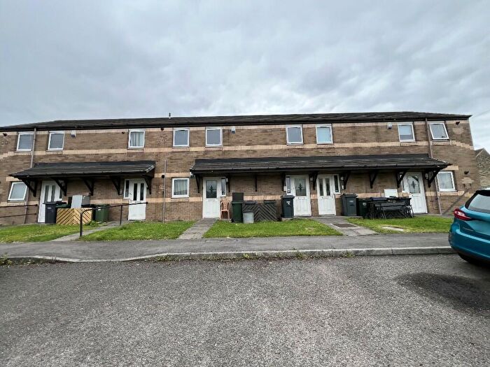 1 Bedroom Flat To Rent In Oakwell Close, Bradford, West Yorkshire, BD7