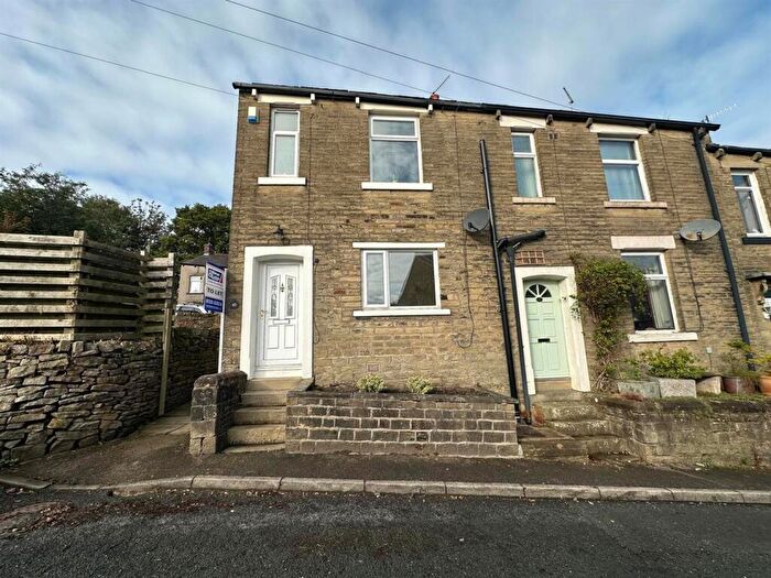 3 Bedroom Cottage To Rent In Park Lane Terrace, Carleton, BD23