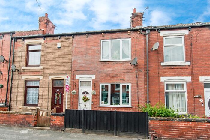 2 Bedroom Terraced House For Sale In Briggs Avenue, Castleford, WF10