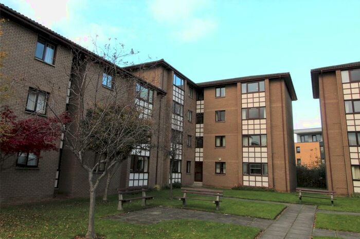 2 Bedroom Flat To Rent In Allanfield, Edinburgh, EH7