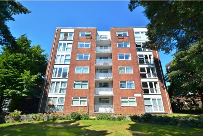 2 Bedroom Flat To Rent In Hollenden, Poole Road, Poole, Bournemouth Christchurch Poole, BH12