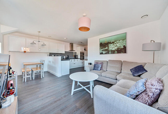 2 Bedroom Apartment For Sale In Bartholomews Square, Horfield, Bristol, BS7