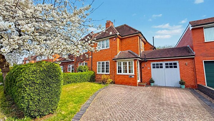 3 Bedroom Semi Detached House For Sale In St. Laurence Road, Northfield Bvt, Birmingham, B31