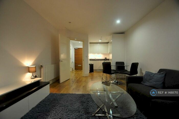 1 Bedroom Flat To Rent In Warehouse Court, London, SE18