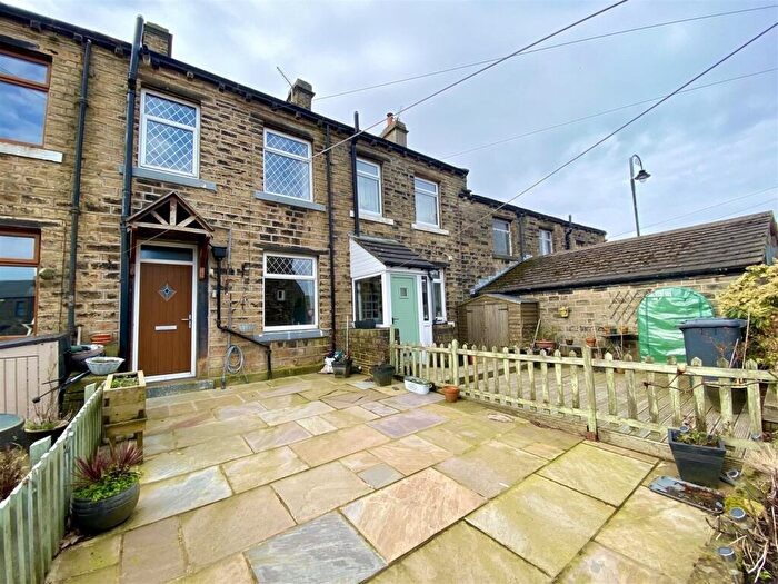 1 Bedroom House For Sale In Town End, Golcar, Huddersfield, HD7