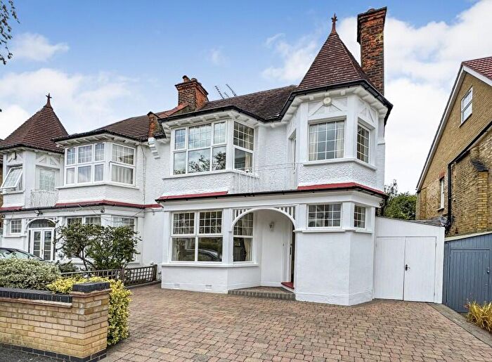 4 Bedroom Semi Detached House For Sale In Park Crescent, Finchley, N3