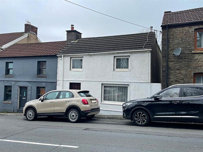 3 Bedroom Semi Detached House For Sale In Millfield Road, Llanelli, SA14