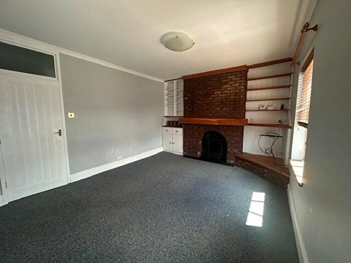 1 Bedroom Flat To Rent In Corporation Road, Grimsby, DN31