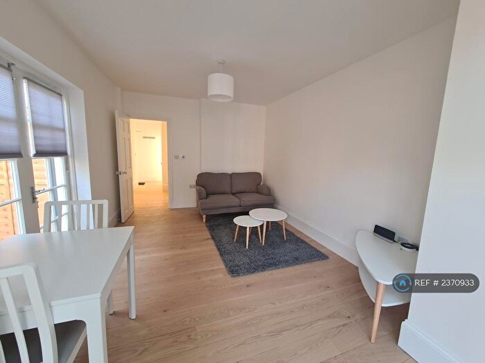 1 Bedroom Flat To Rent In Bow Common Lane, London, E3